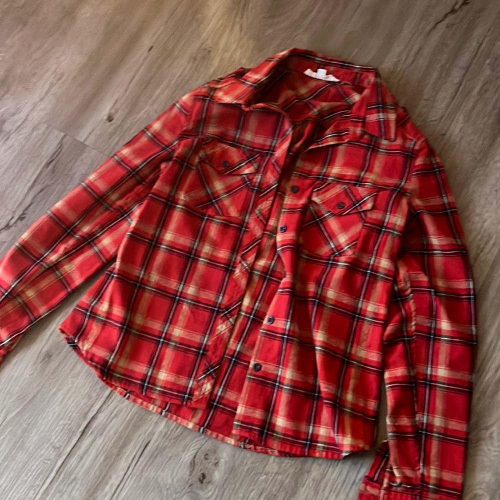 ✨5 for 25 Sale✨ Red farm girl plaid shirt